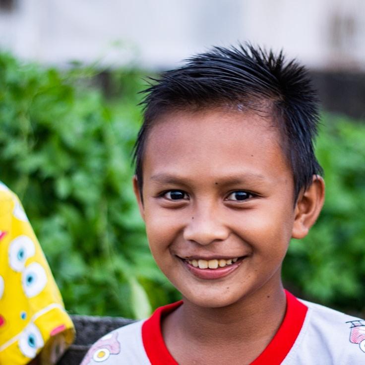 Jordan Malik, Client Relations Director, discussing corporate gifting strategy with business clients